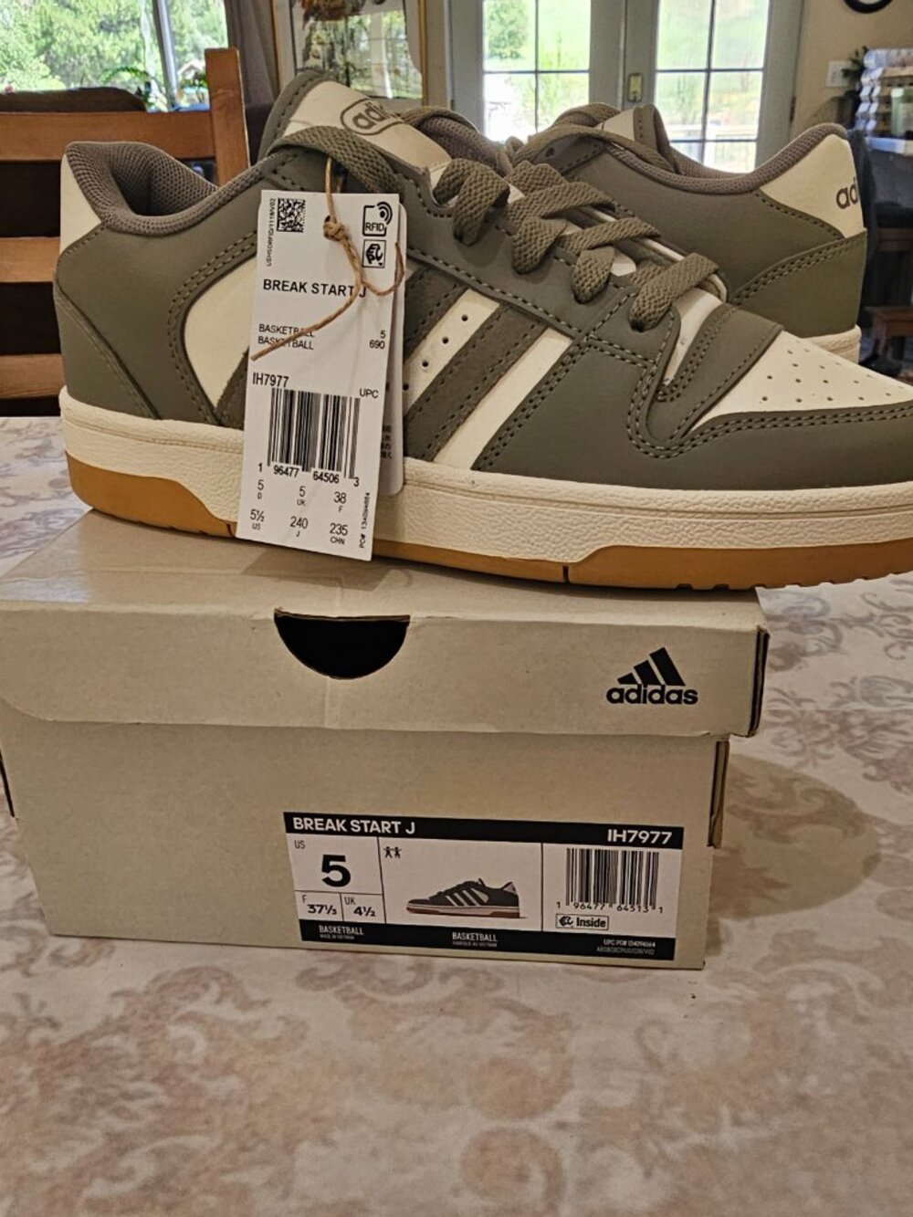 NEW SZ 5 Kids Womens 7 adidas‎ Turnaround Basketball Sneaker Olive Green White